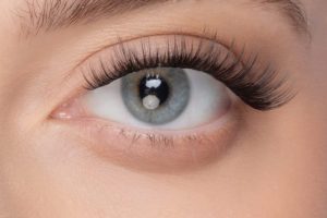 Předlepené řasy Nanolash Stick & Go – Jedinečné trsové řasy pro snadnou aplikaci v pohodlí vašeho domova